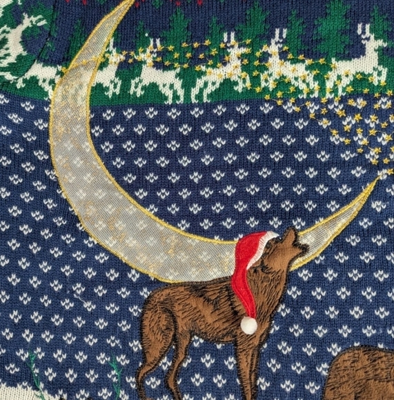 Holiday Time howling at the moon wolf Christmas sweater small embroidered - Picture 8 of 10